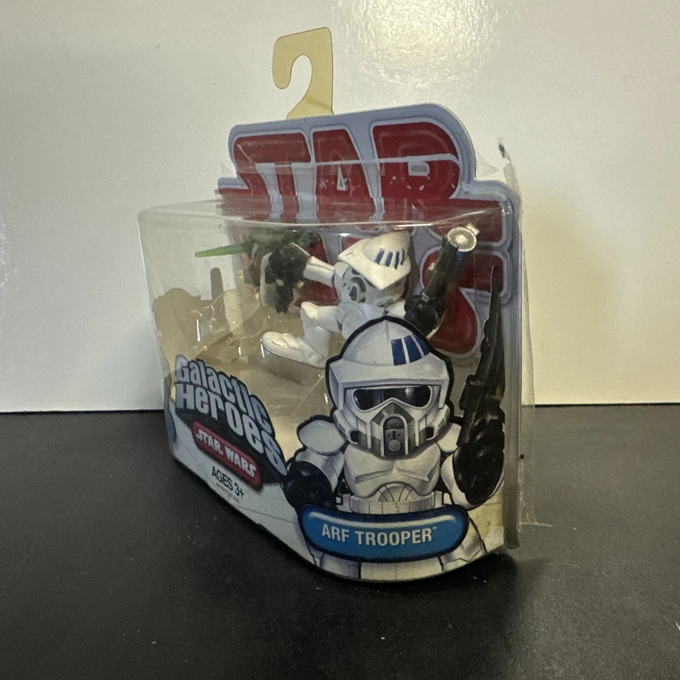 Star Wars 2009 Galactic Heroes Yoda & ARF Trooper Figure Set - image 2 of 4