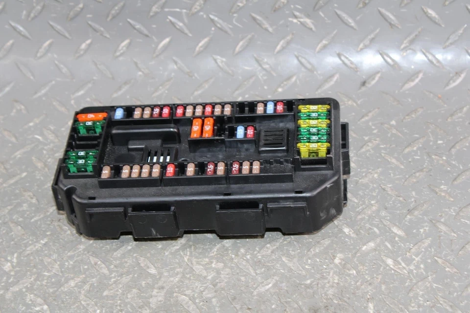 14-16 428i Gran Coupe 2.0L OEM Engine Electrical Power Fuse Relay Box Factory OE - Изображение 2 из 4