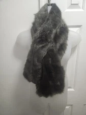 Banana Republic Pull Through Faux Fur Scarf Green NWT