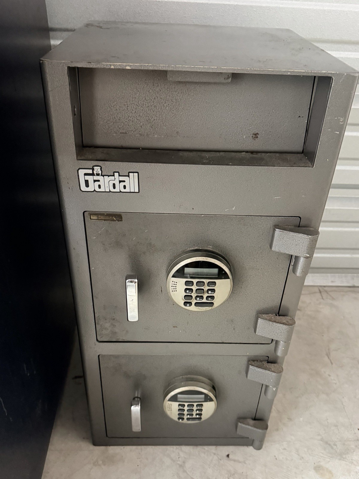 GARDALL 2- DOOR DEPOSITORY SAFE FL1337 DIGITAL KEYPAD LOCKS