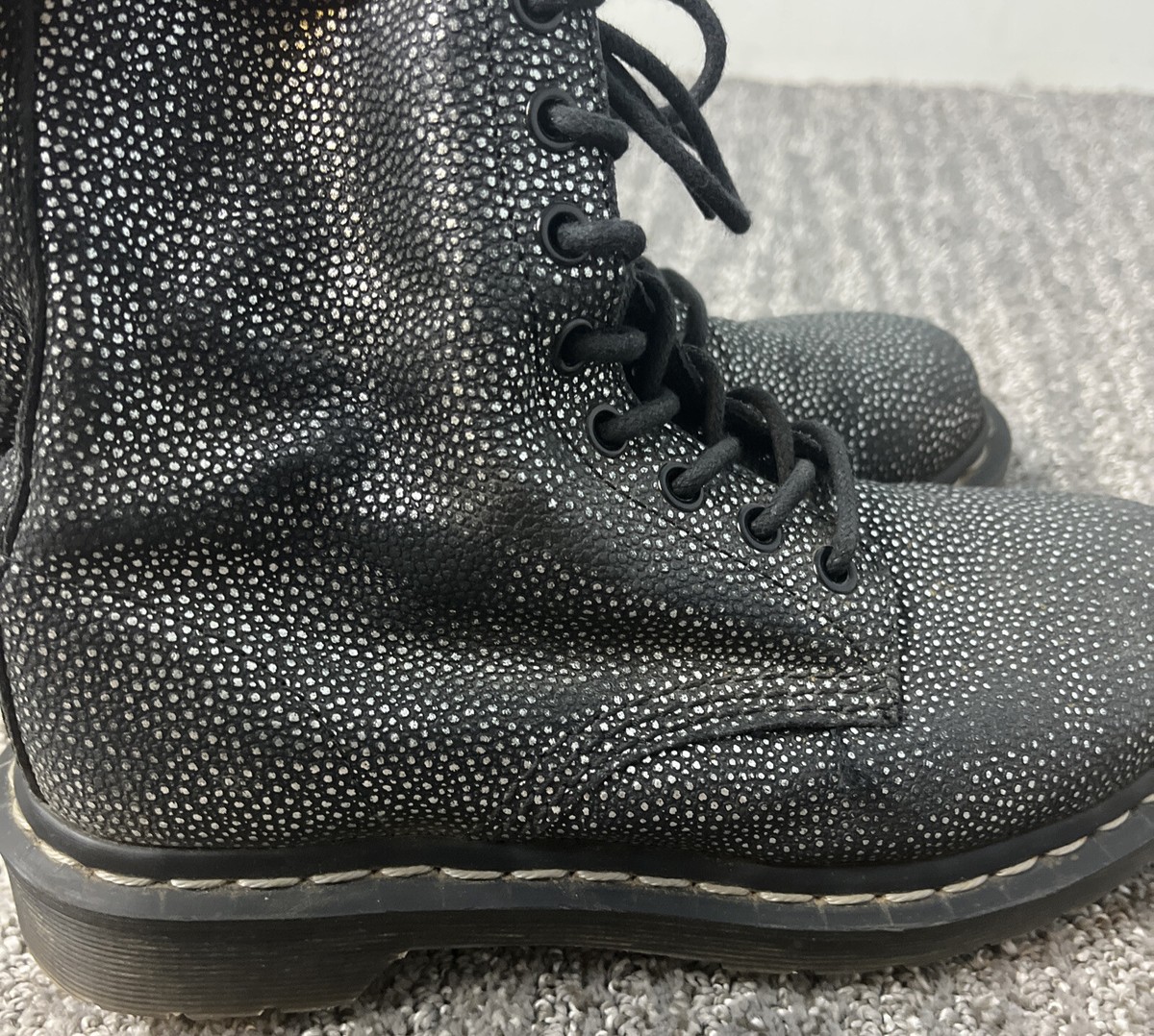 Doc Marten's Eight Eyelet Glitter Combat Boots Aw004 Pascal