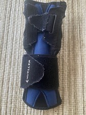 Mueller Adjustable S/M Wrist Stabilizer X-Stay Left Or Right Hand Max Support