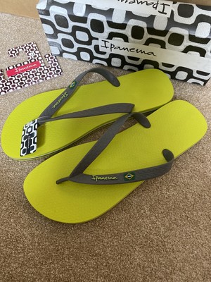 yellow box flip flops size 12