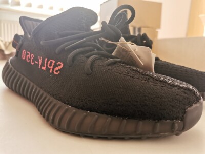 Adidas Yeezy Boost 350 V2 - Core Black / Red Number - EU 42 / US 8.5 - CP9652