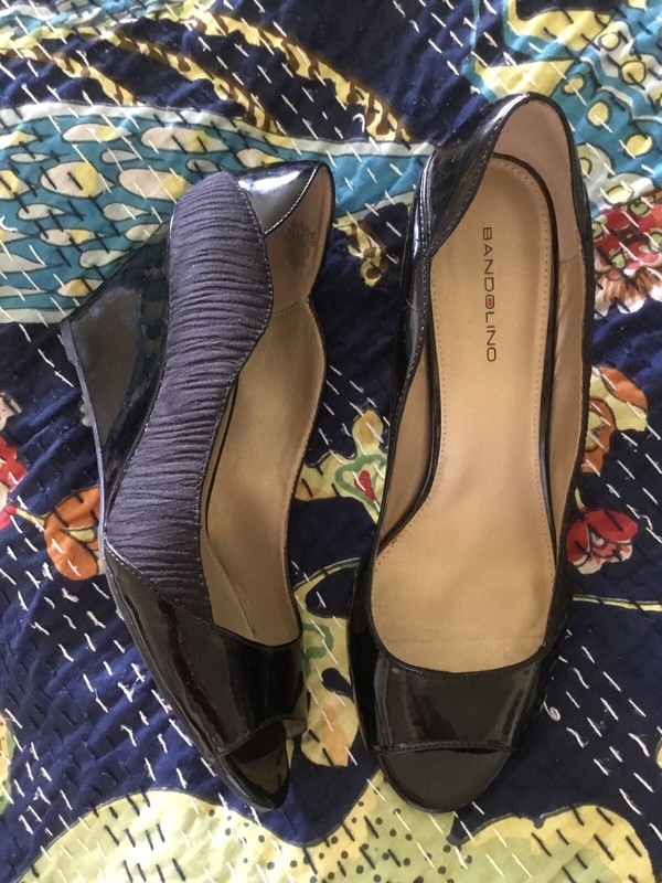 Bandalino Black Patent & Fabric Open Toe Wedge Heels Great Condition Sz.9.5 U.S.