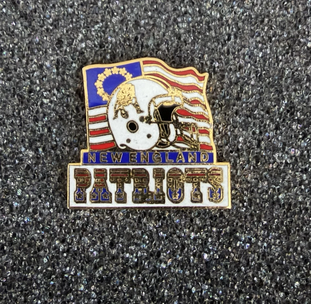 Vintage Starline New England Patriots Press Pin – Tom Brady Era, NFL Football Collector Button