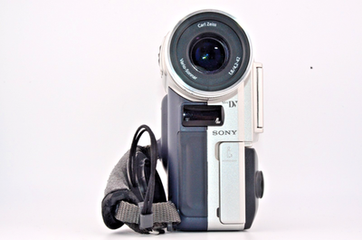 N.MINT SONY DCR-PC100 Mini DV Camcorder Japanese Only Viewfinder