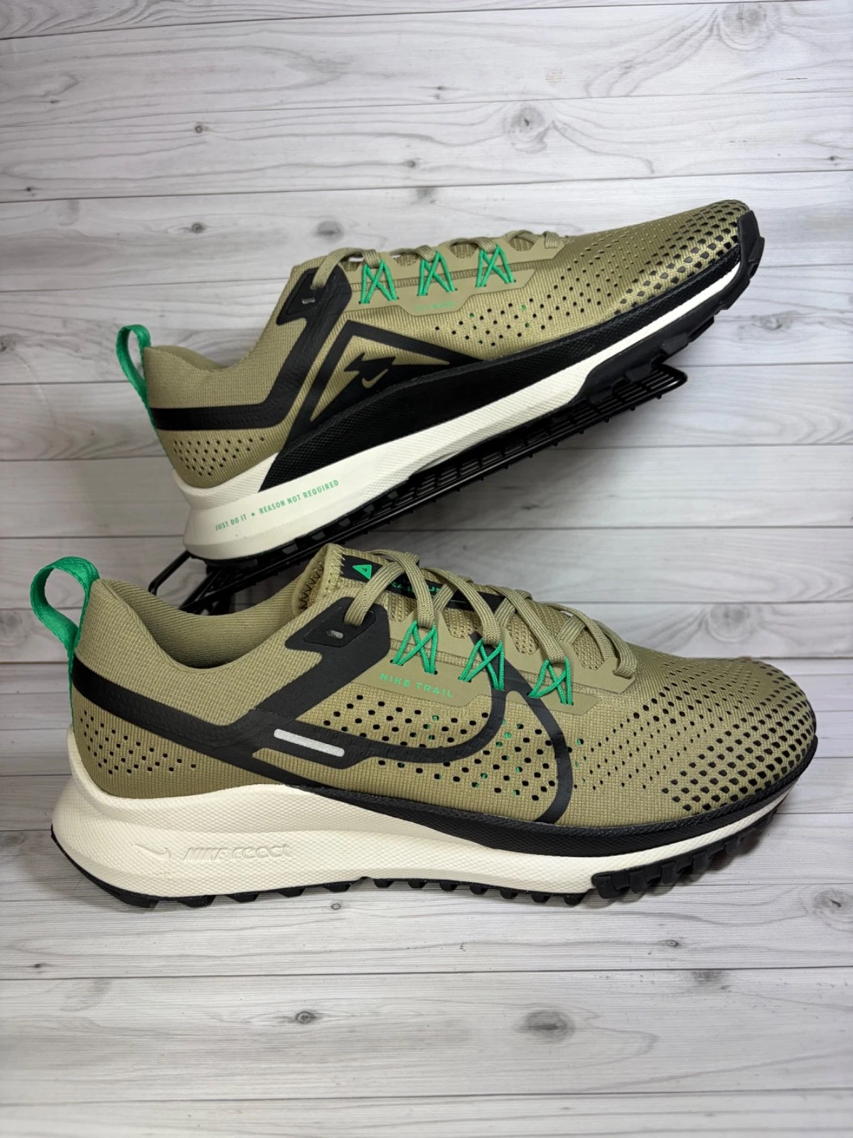 Nike Pegasus Trail 4 Neutral Olive Green Men's Size UK 9 Running Shoes Trainers
