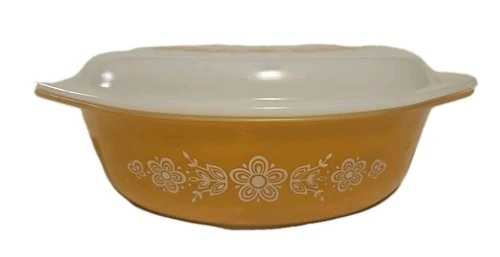 Vintage Pyrex Butterfly Gold 2.5 Quart Oval Casserole 045 w/Lid Nice Condition!