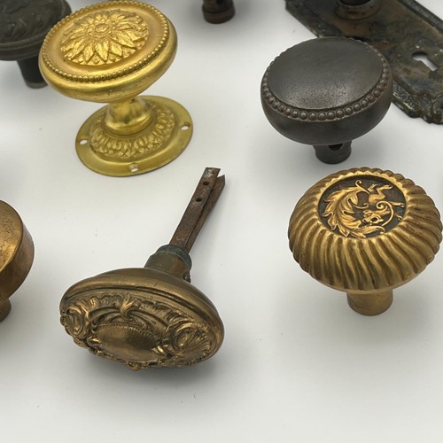 Antique Mixed Lot of 11 Bronze Brass Iron Ornate Door Knobs Art Nouveau Eastlake - Picture 2 of 7