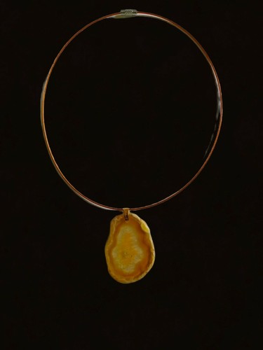Yellow agate pendant necklace - Picture 4 of 9