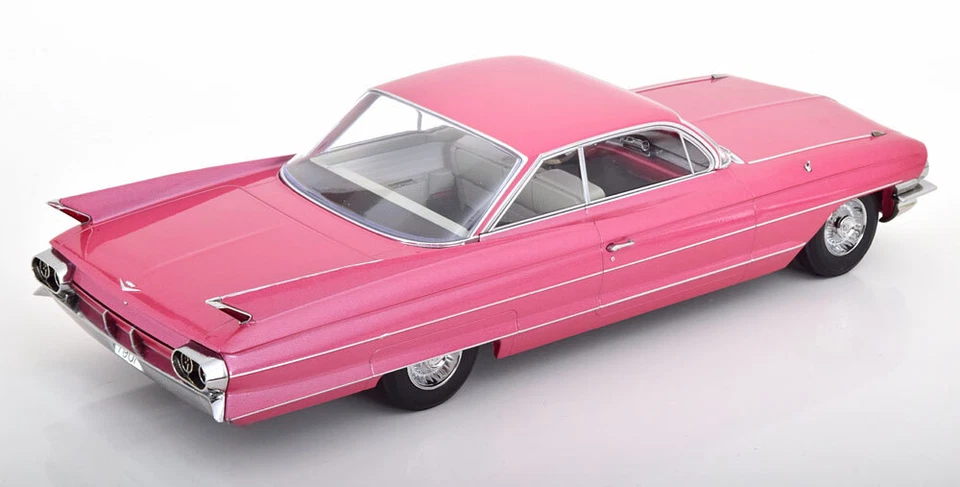 KK Scale 1:18 CADILLAC SERIES 62 COUPE DEVILLE 1961 PINK METALLIC - KKDC181254 - Immagine 2 di 4