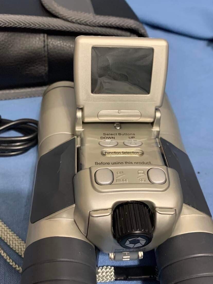 Barska 8x32 Binoculars & 1.3mp Digital Camera, w/ Card Slot & 1.5" LCD