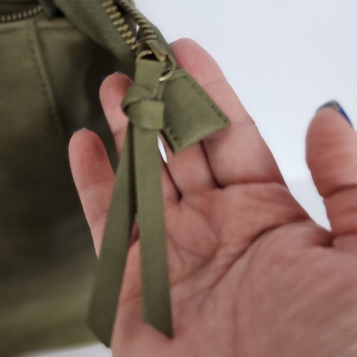 Schultertasche Urban Threads olivgrün Wildlederimitat Griffe und Schultergurt - Bild 13 von 24