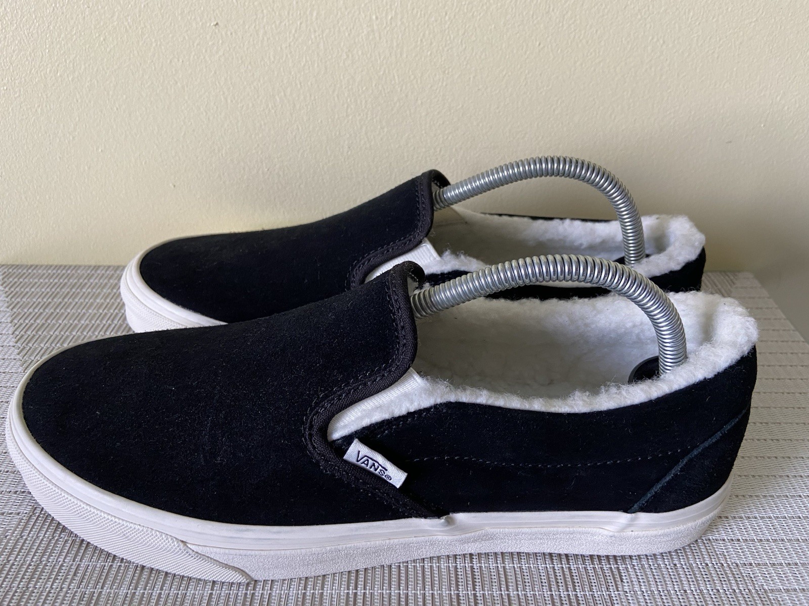 VANS Black Velvet Loafers Slides Men 9.5 Women 11 Off the Wall-image