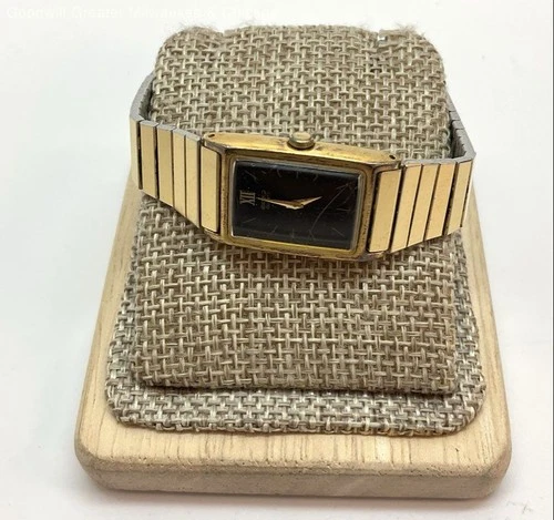 Vintage Ladies Seiko Quartz Gold Tone Stainless-Steel Wristwatch, 28.1g