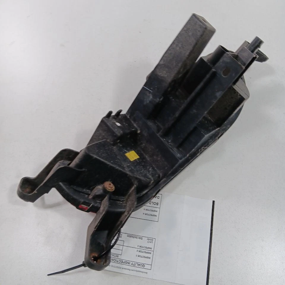 Luz de señalización reflectora trasera izquierda Mazda CX-3 2016 2017 2018 Foto 2 de 4