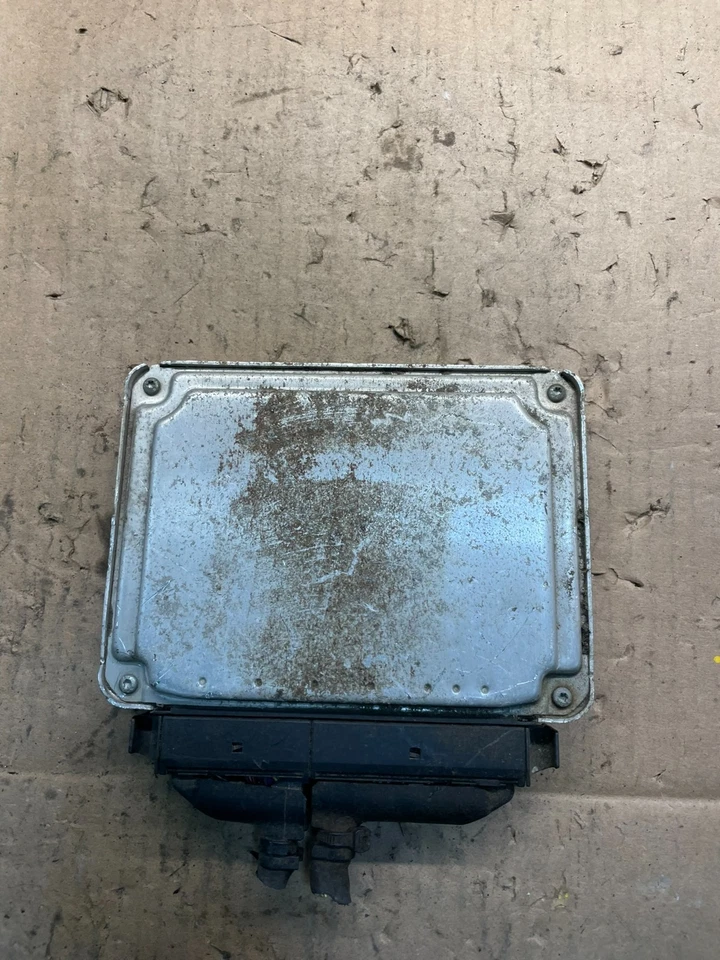 2007 - 2009  Volkswagen Jetta Engine Computer Ecu Pcm Ecm Pcu Oem u1902 DG - Image 3 of 4