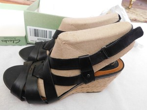 clarks artisan wedge shoes