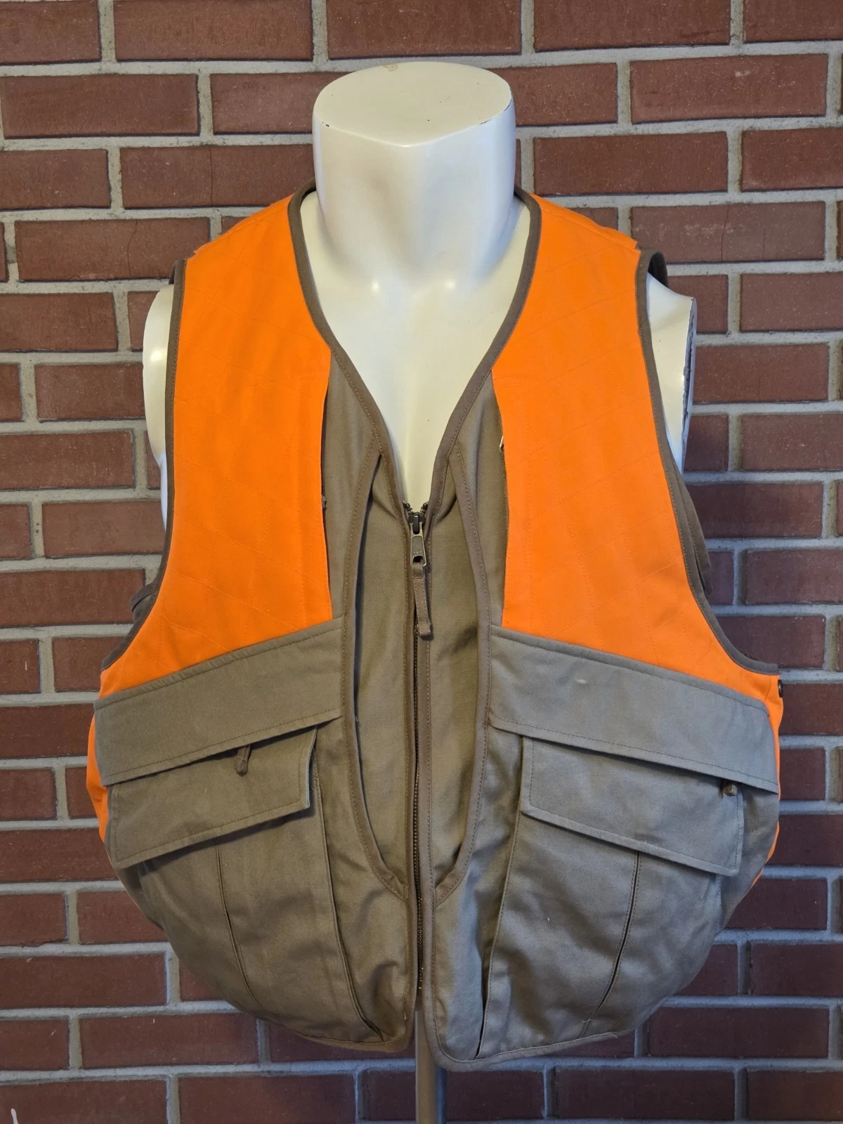 Cabelas Hunting Fishing Outdoors Vest Mens Medium Blood Bag Pockets LKNW
