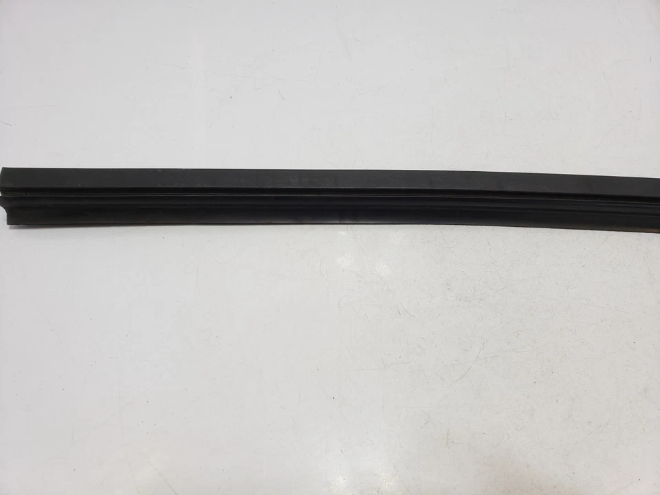 ✅97-04 OEM Jaguar XK8 Convertible Left Driver Side Door Window Weatherstrip Seal - Image 2 of 4
