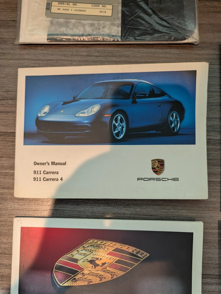 Porsche Carrera 2000, C4 996 911 manual del propietario - juego (con radio manual) Foto 2 de 4