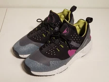 2015 Nike Air Huarache Utility PRM "Safari" Medium Berry/Dark Grey Shoes Size 10