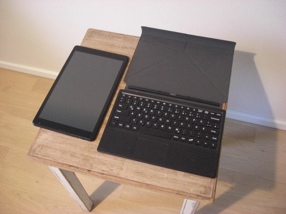 Tablett Medion Lifetab E10511, selten gebraucht, wie neu, 2GB RAM, 16 GB FlashSp - Bild 3 von 4