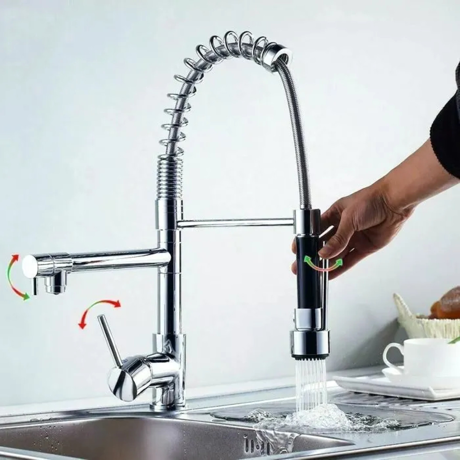 Mitigeur de cuisine chromé pivotant à 360° avec douchette flexible à 2 modes