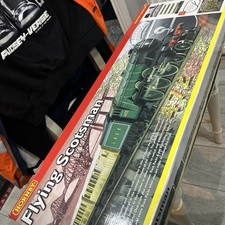 HORNBY R1039 OO FLYING SCOTSMAN TRAIN SET BOXED EX CONDITION