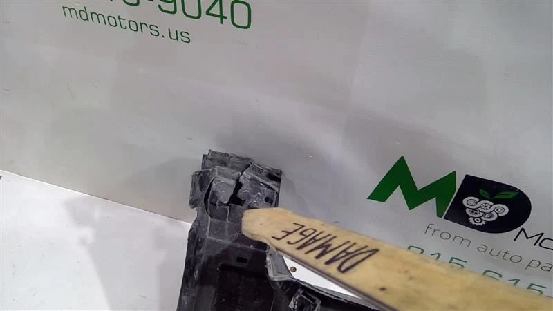 Chevrolet Traverse 2020-2022 pasajero derecho faldón basculante moldeado 84359271 Foto 3 de 4