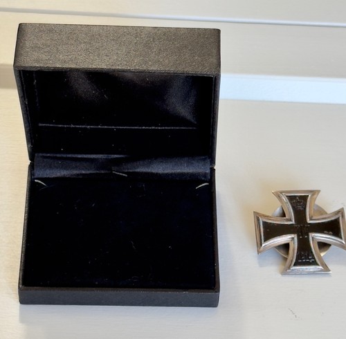 WWI Authentic Rare 1914 German Iron Cross 1st Class ( 800 Silver )- Screw Back - Picture 2 of 19