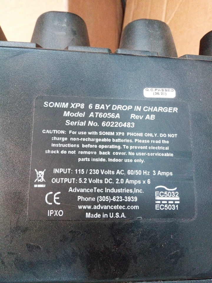 Estación de carga Sonim XP8800 AT6056A SONIM XP8800 CARGADOR DESPLEGABLE 6 BAHÍAS Foto 2 de 2