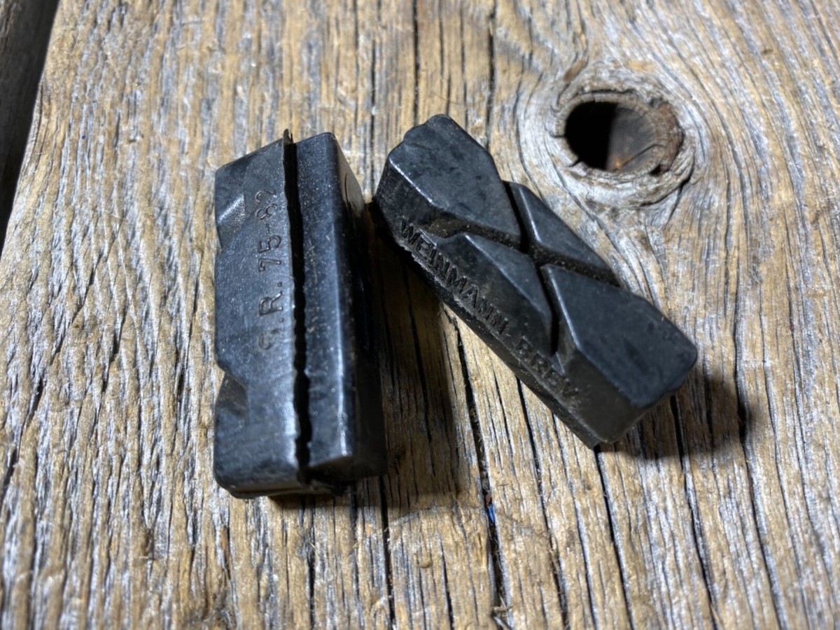 Plaquettes De Frein Vélo Vintage Weinmann S.R. 75 - Caoutchouc Noir Pour Jantes Anciennes