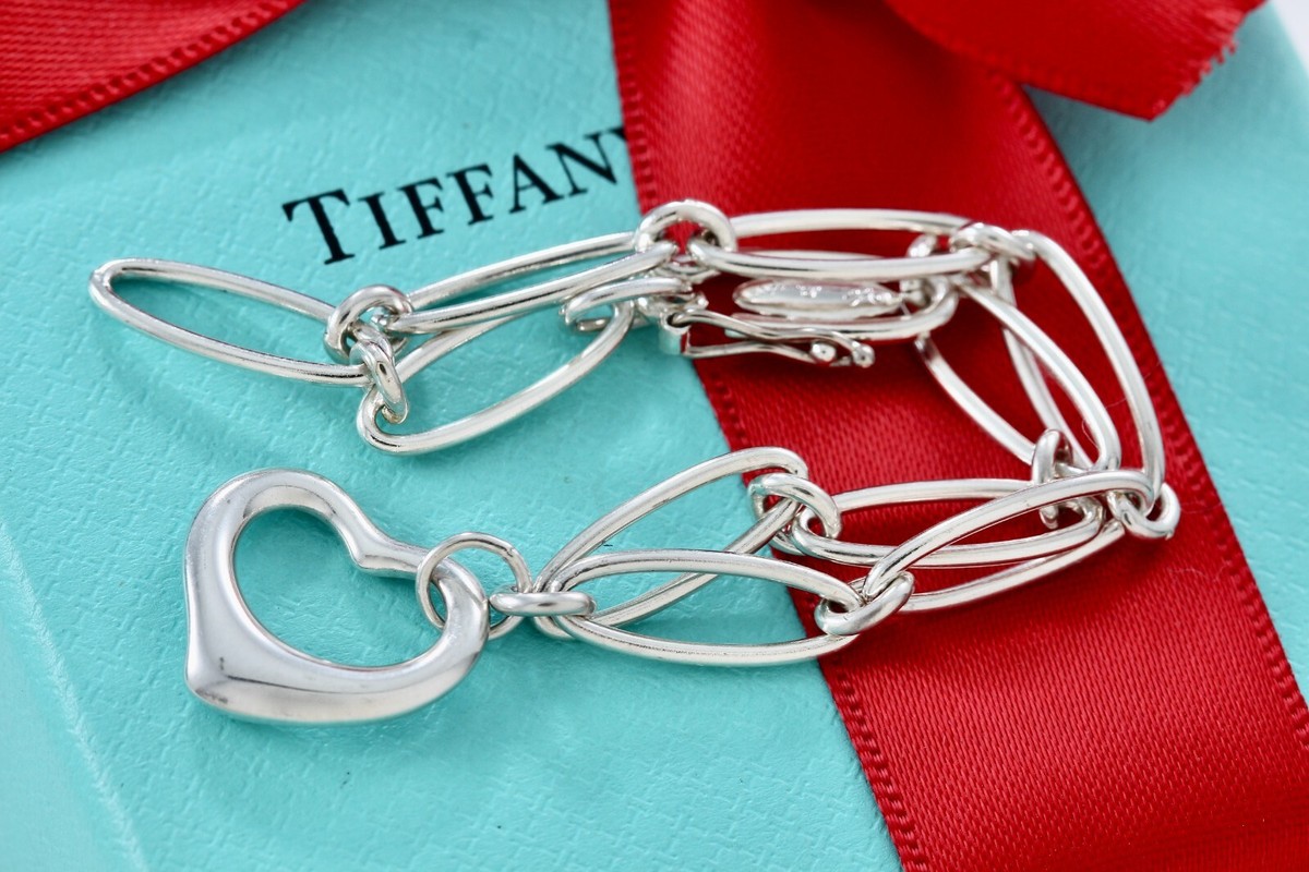Tiffany & Co. Elsa Peretti Silver 16mm Open Heart Charm Oval Link