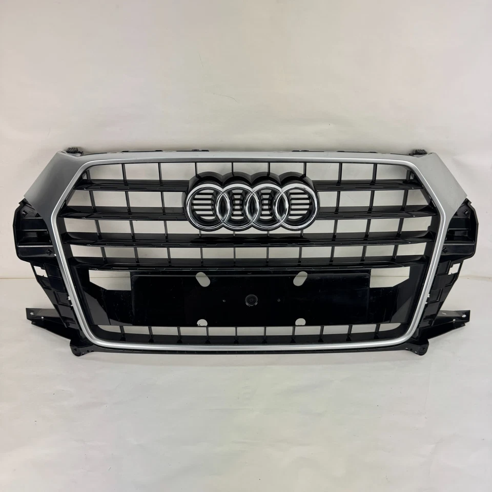 Conjunto de parrilla delantera negro brillante y plateado para Audi Q3 2016 OEM 8U0853651PT94 Foto 2 de 4
