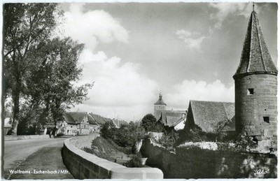 Foto-AK WOLFRAMS-ESCHENBACH /Mfr. Teilansicht, Straße, Kirche 50er