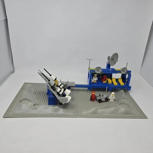 Lego Space 6970: Beta-1 Command Base Vintage 1981 Classic Space Set 90% Complete