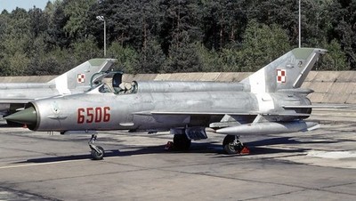 Mikoyan-Gurevich MiG-21-MF Poland Desk Wood Airplane New Model Large Scale 1/32