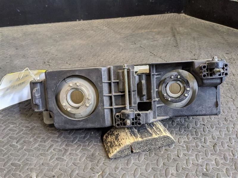 Driver Headlight I-beam Front Axle Only Fits 90-02 CHEVROLET 3500 PICKUP 1513654 Foto 2 de 4