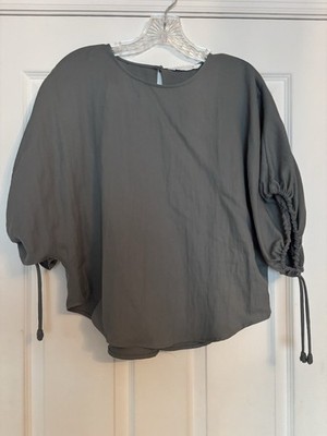 Zara blouse W/ loose-fitting fabric & romantic drawstring sleeves Size med