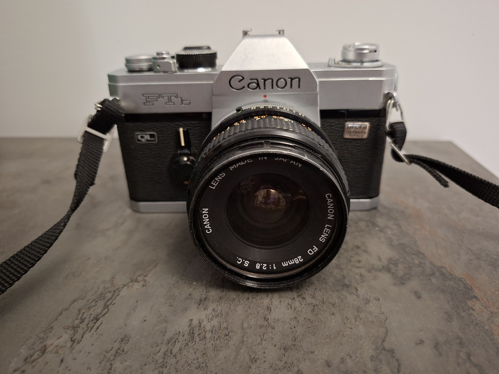 CANON FTB QL + OBIETTIVO CANON FD 28 1:2.8 S. C. REVISIONATA 2026