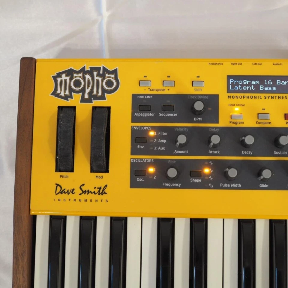 Dave Smith Instruments Mopho Analog Synthesizer Monophonic Keyboard Working - Image 4 of 4