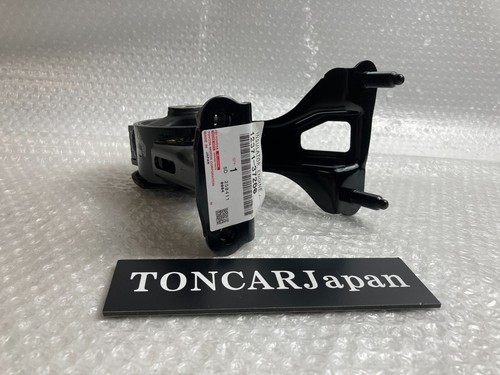 TOYOTA Genuine Prius V Rear Engine Mount 12371-37260 - Picture 6 of 24