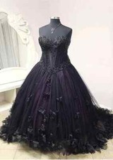 Plus Size Gothic Wedding Dresses 3D Floral Appliques Beaded Lace-up Bridal Gowns