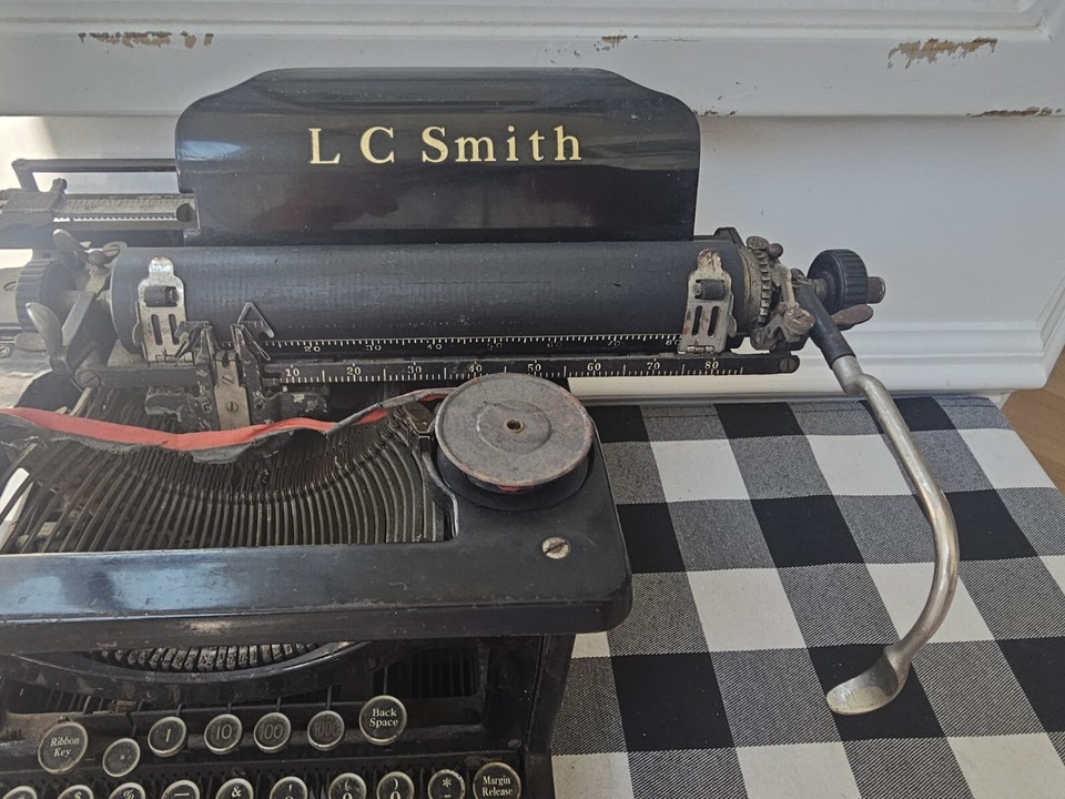 LC Smith Antique Vintage Typewriter No. 8 Syracuse NY Original Cover