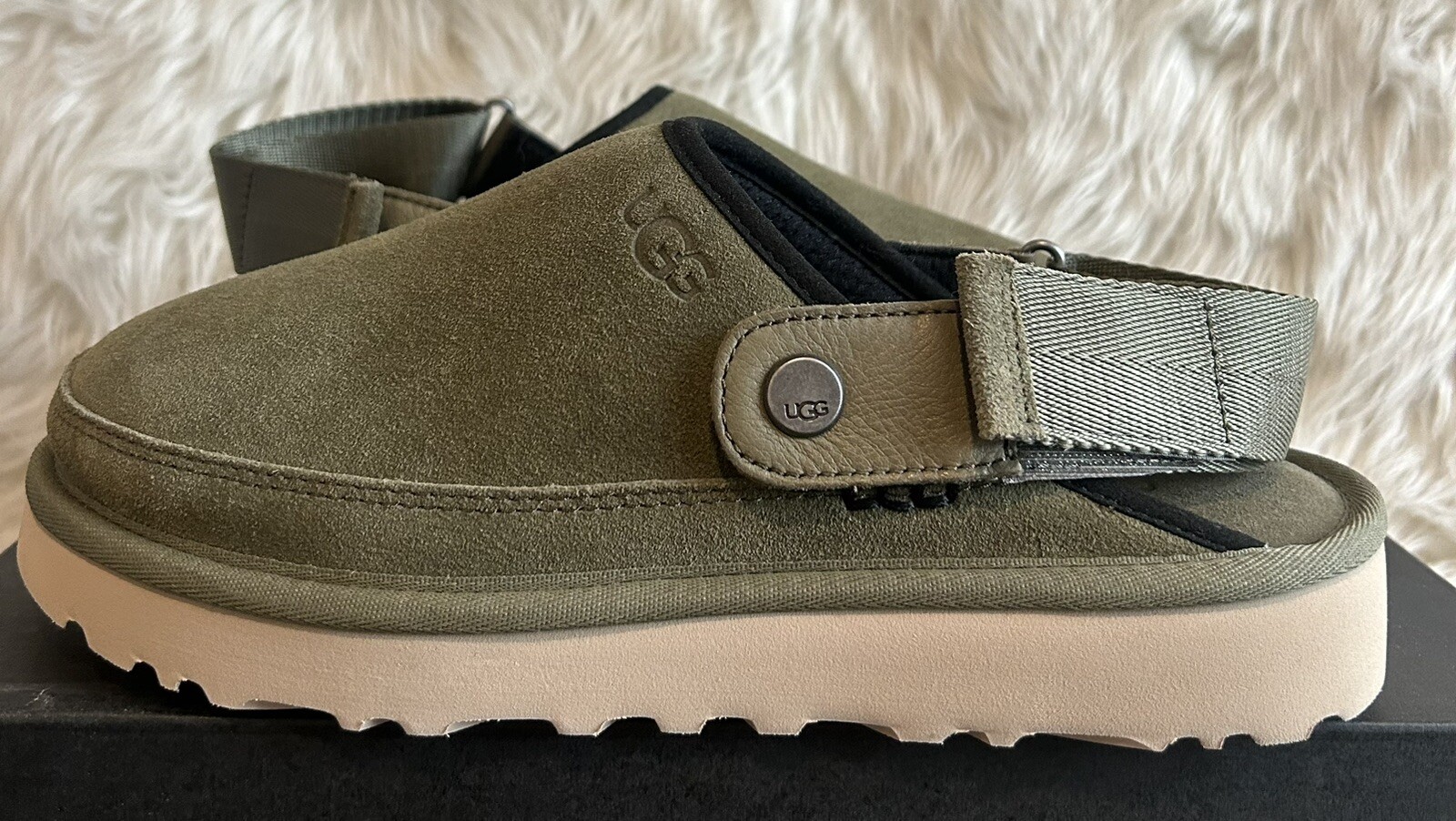 PANTOFOLA D’ORO UGG GOLDENCO ZOCCOLO VERDE MUSCHIO SCAMOSCIATO UOMO US TAGLIA 8 (VESTE DONNA 9