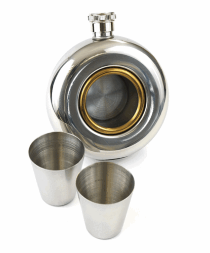 5oz Pocket Hip Flask With Polished Finish Irish Claddagh Detail With Tot Cups - Picture 2 of 2
