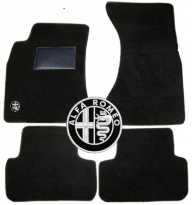 Tappetini Auto DP Carpet Per Mercedes Classe GLA Dal 2013 - Kit 4 Pezzi In Agugliato 100% Polipropilene, Con Logo Ricamato E Battitacco, Fissaggi Inclusi - Made In Italy - 2