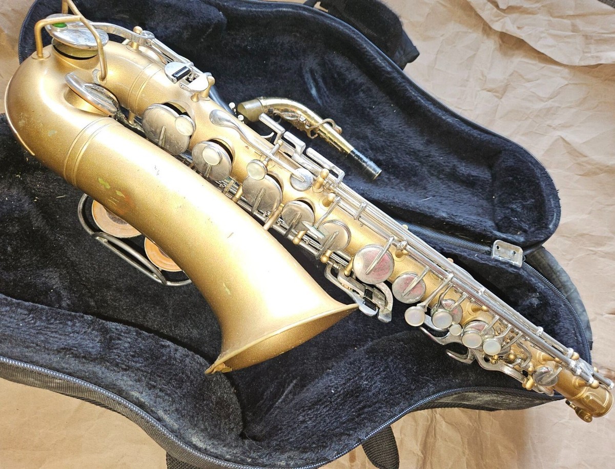 Selmer Bundy Alto Saxophone with ProTec case, USA, Good